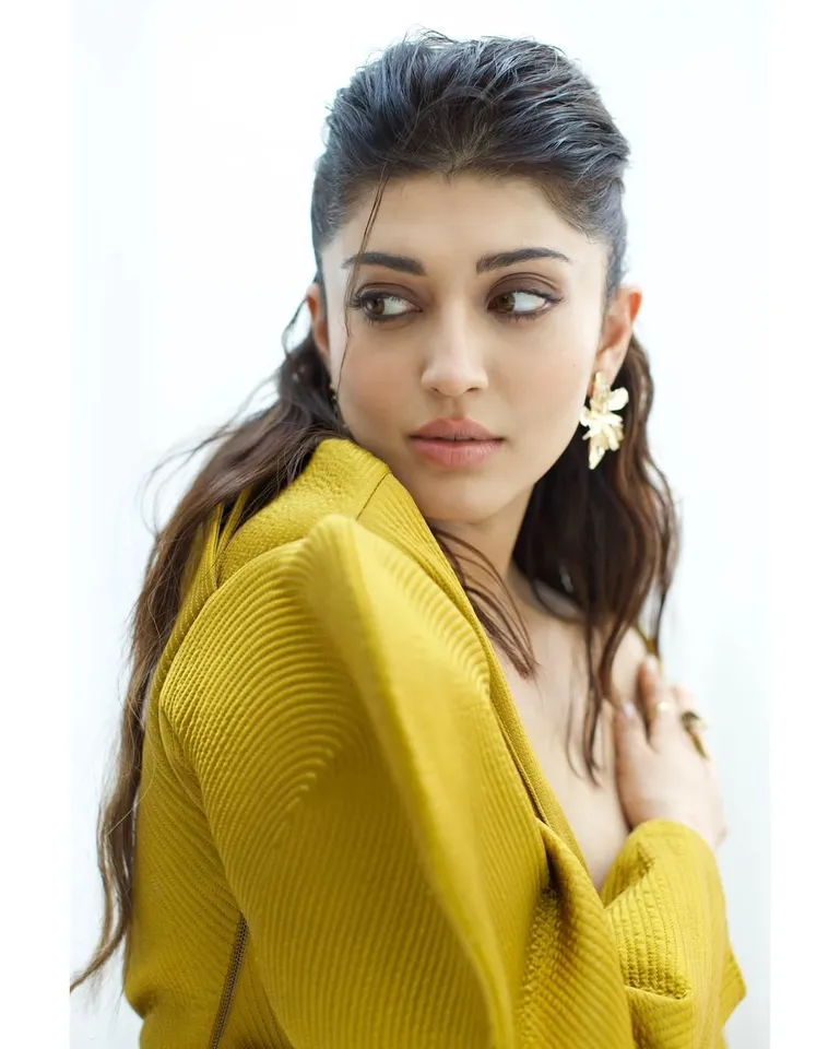 Pranita fashion look pic one