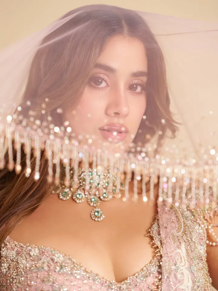 Janhvi Kapoor lehenga pic five