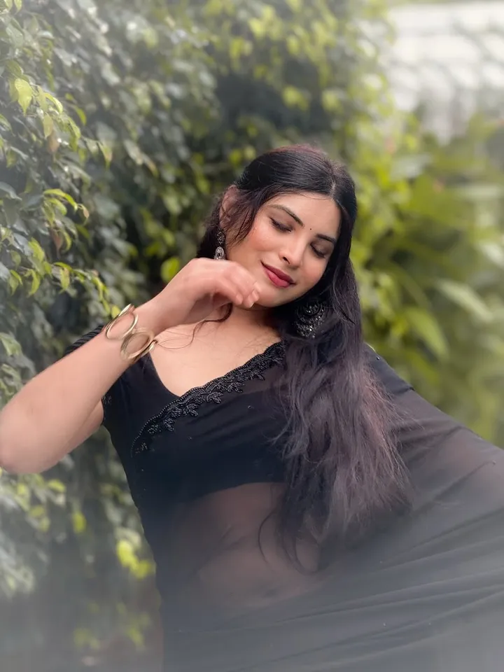 priyanka singh pic six