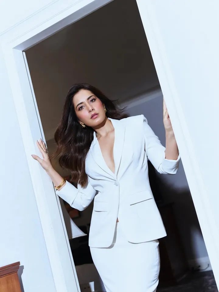 Raashii Khanna in white pic four
