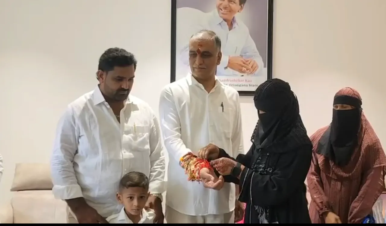 politicians Raksha Bandhan pic ten