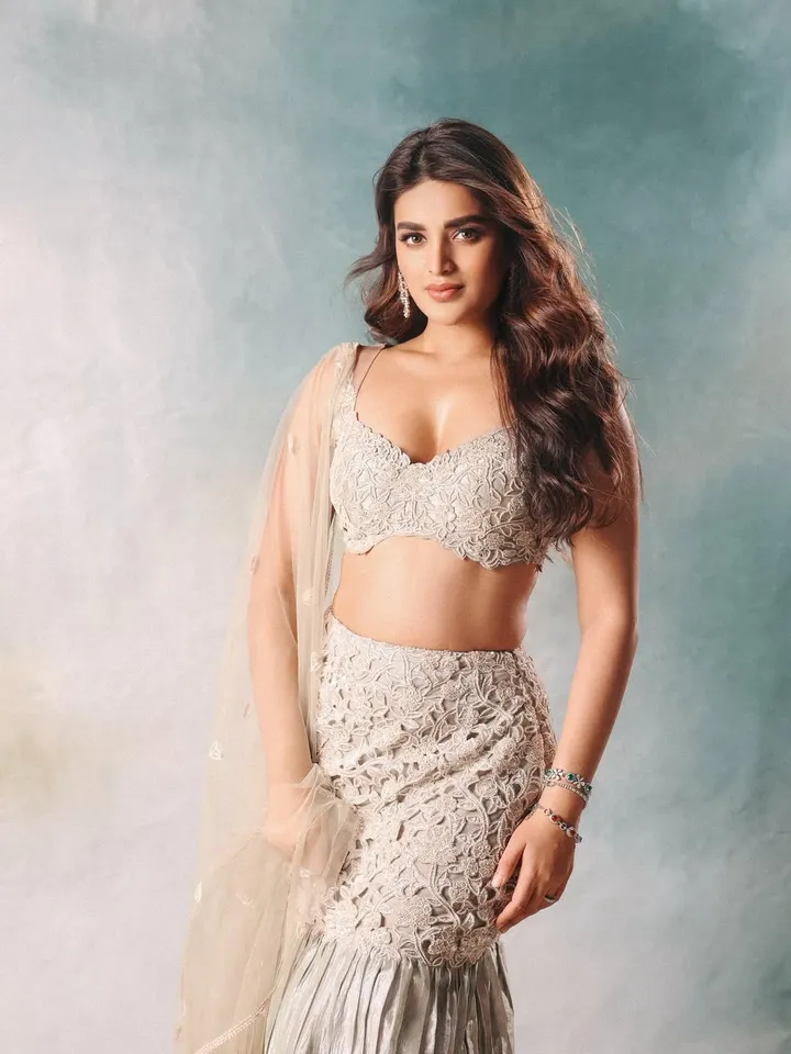 Nidhhi Agerwal pic two