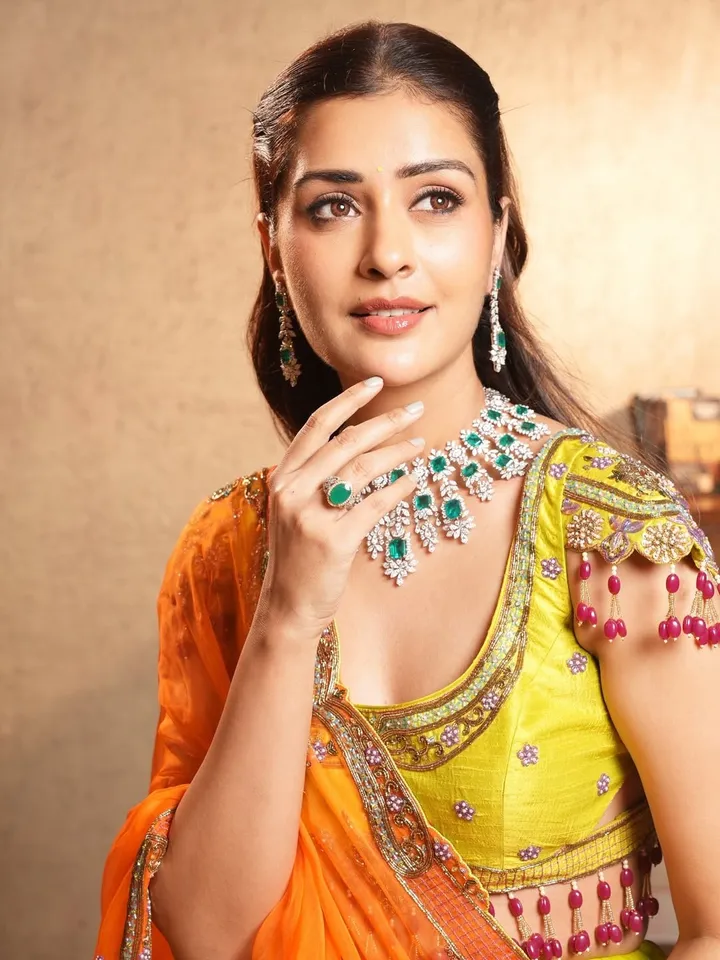 Payal Rajput in diamonds pic eight