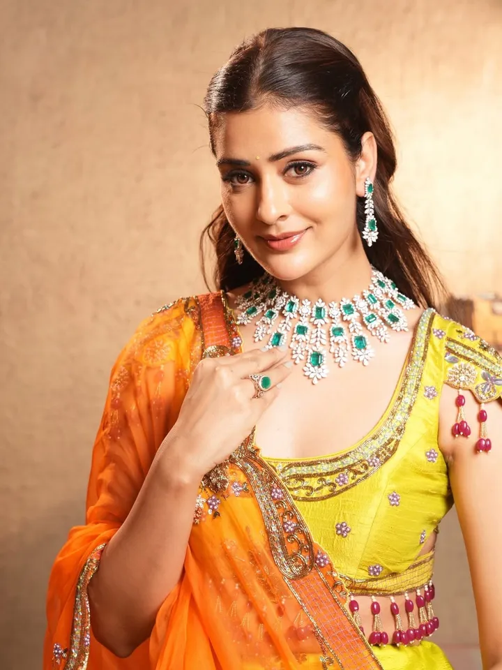 Payal Rajput in diamonds pic six