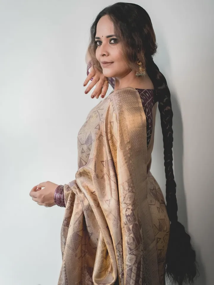 anasuya saree pic four