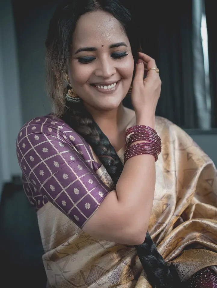 anasuya saree pic one