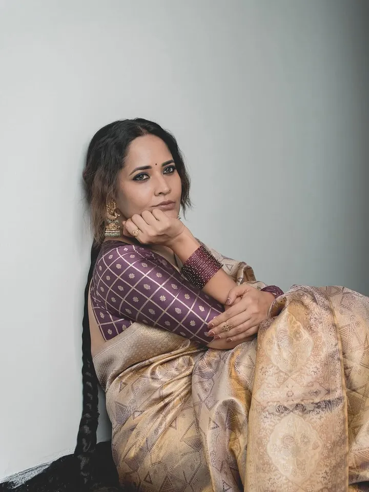 anasuya saree pic seven