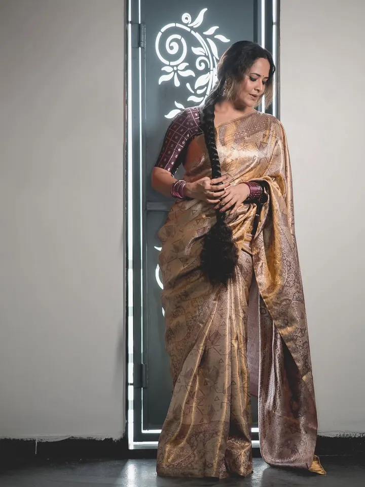 anasuya saree pic two
