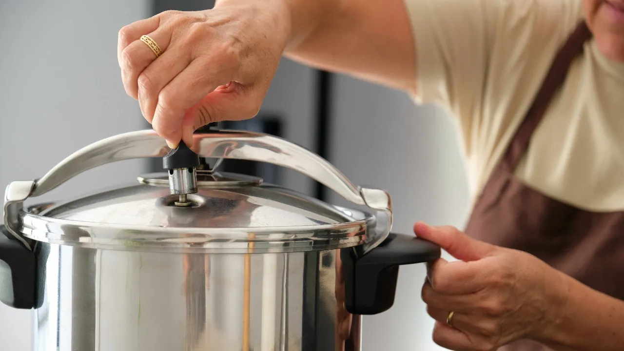 Pressure cookers