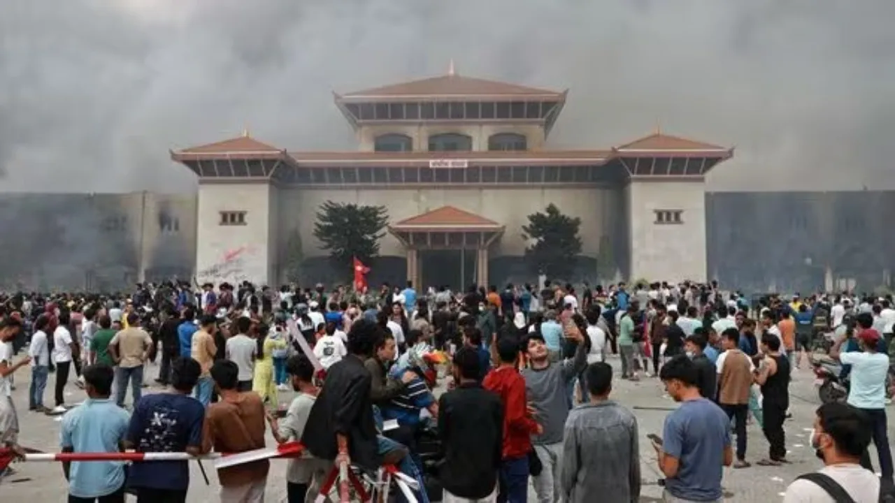 relief centers set up in Delhi for Telugu residents who stranded in nepal
