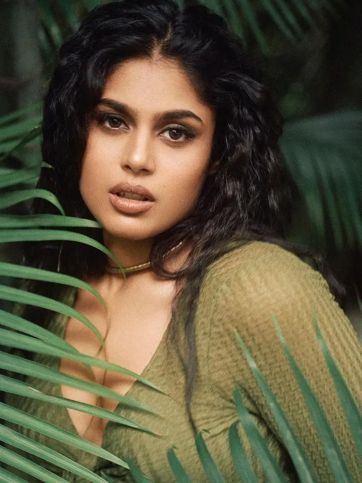 Faria Abdullah pics  four