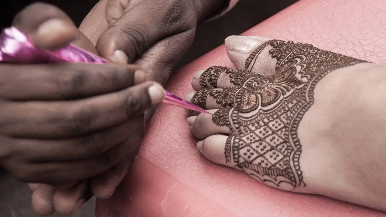 Mehndi Women Feet
