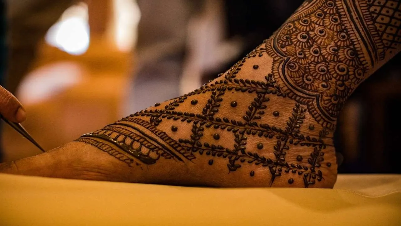 Mehndi Women Feet