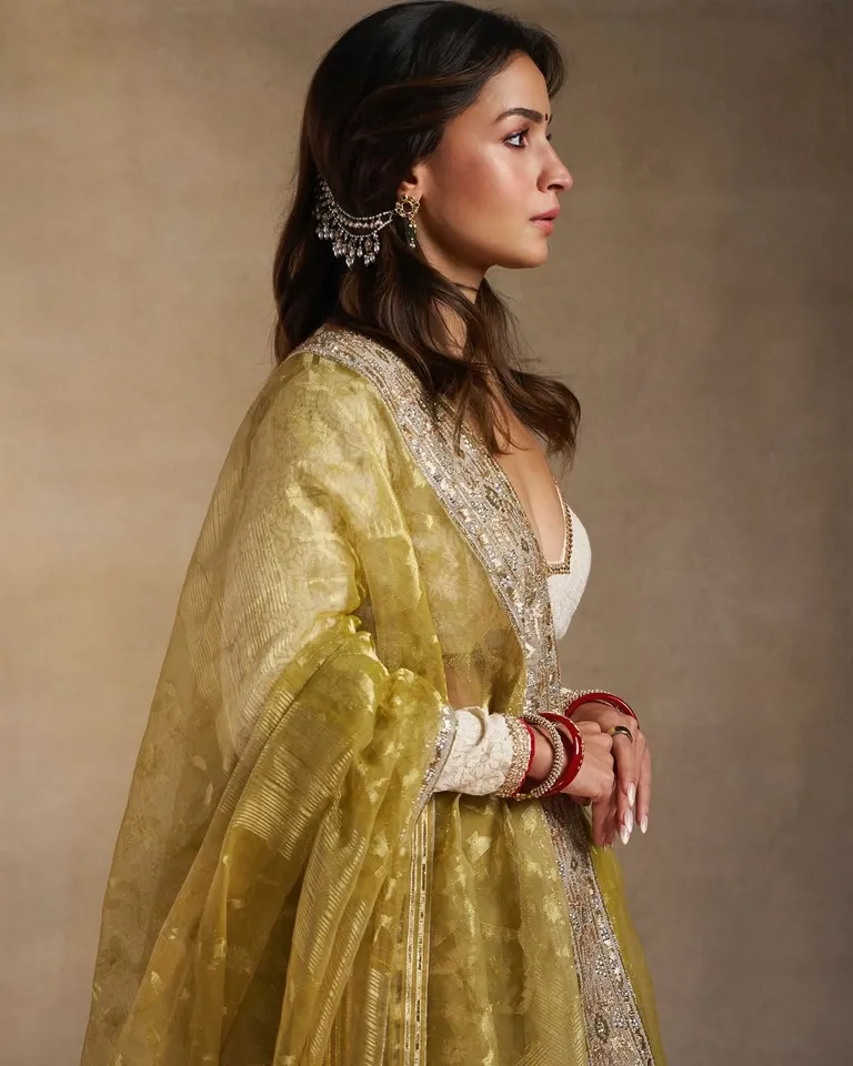 Alia special pic five