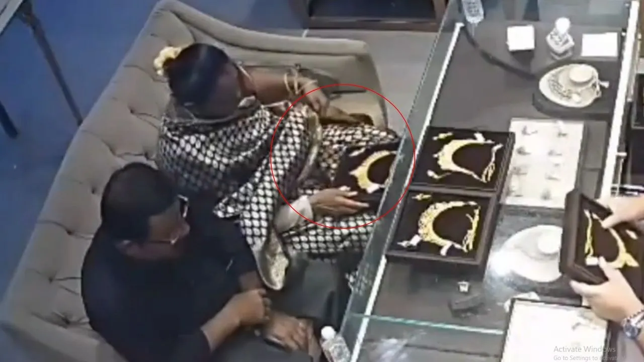 UP Woman Rs 6 Lakh Steals Gold Necklace