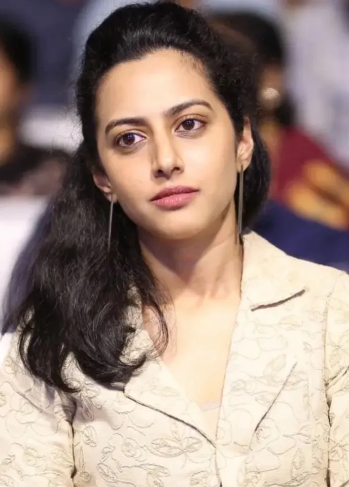 NANDAMURI TEJASHWINI PIC FIVE