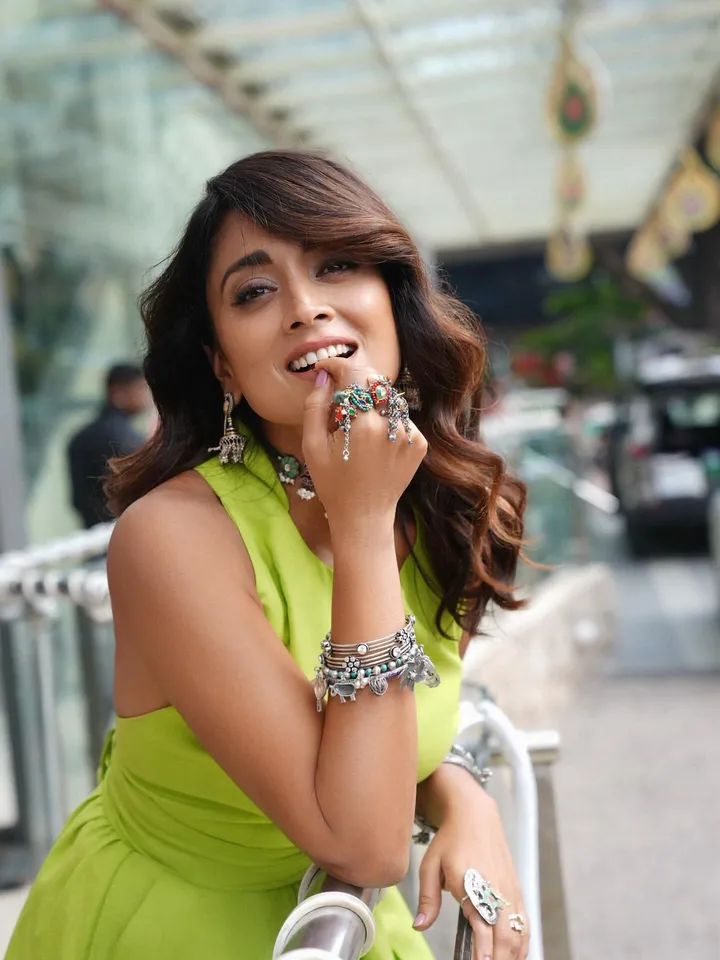 Shriya Saran in green pic three