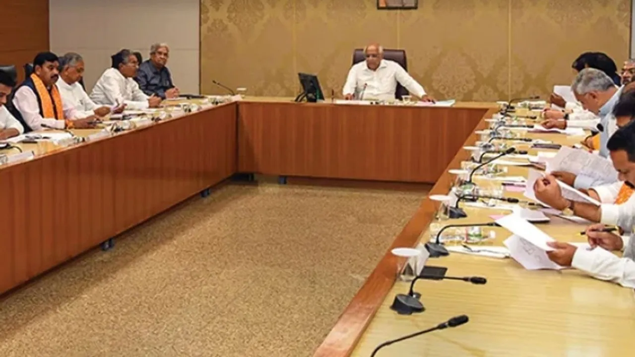 Ahead of Cabinet expansion, all Gujarat ministers resign