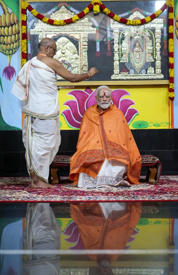 modi pic eight