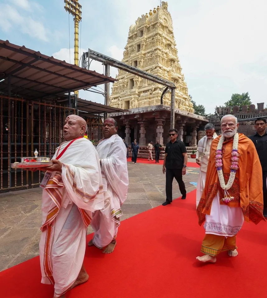modi pic five