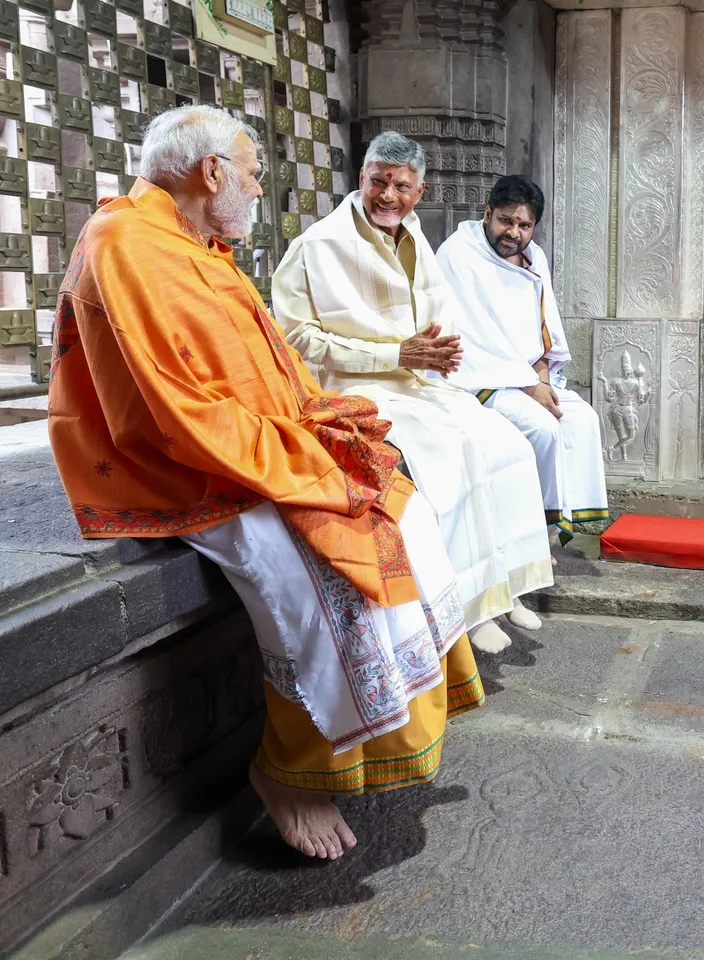 modi pic twelve
