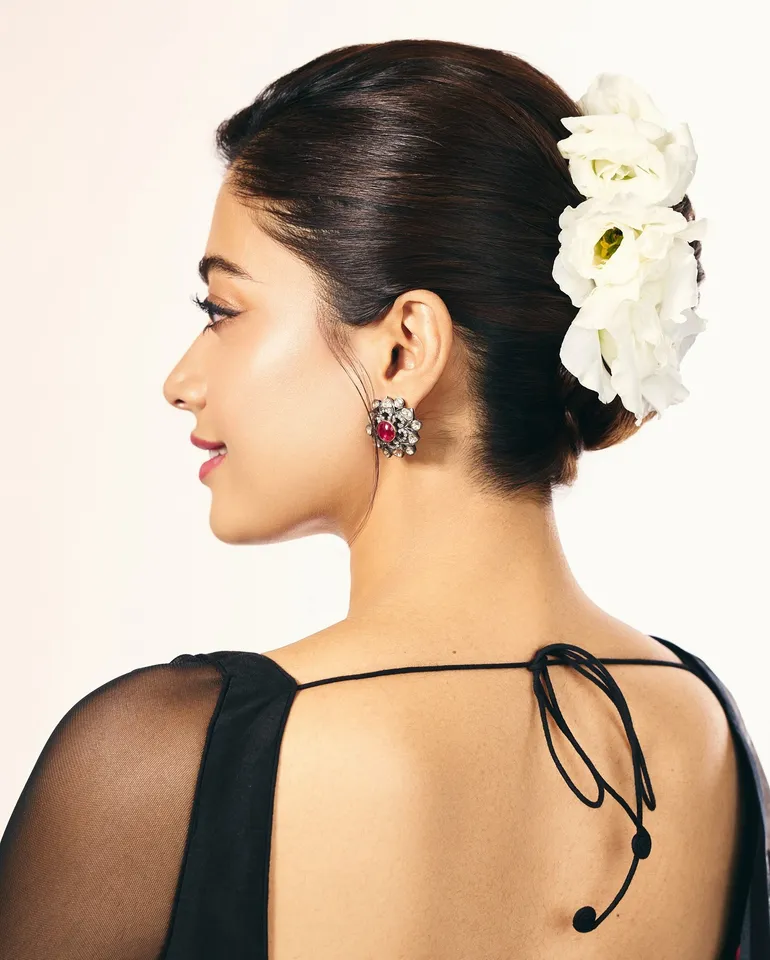 rashmika  in black pic two