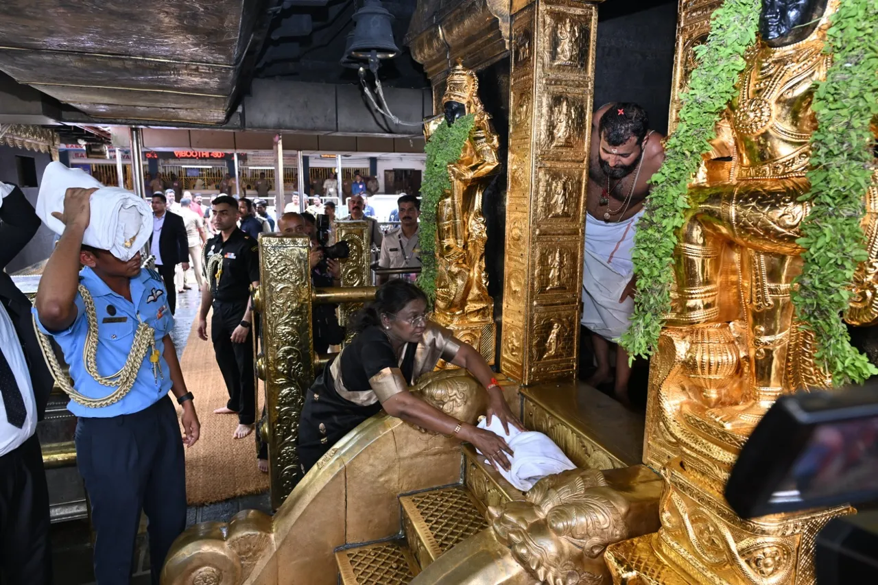 Droupadi Murmu pic three