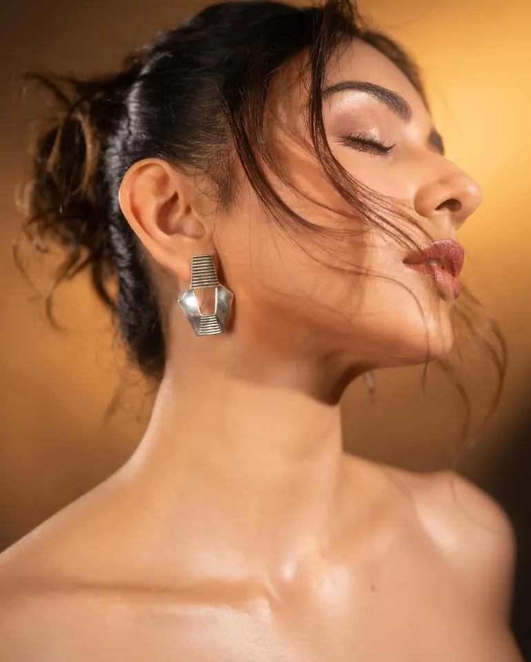 Rakul in red pic five