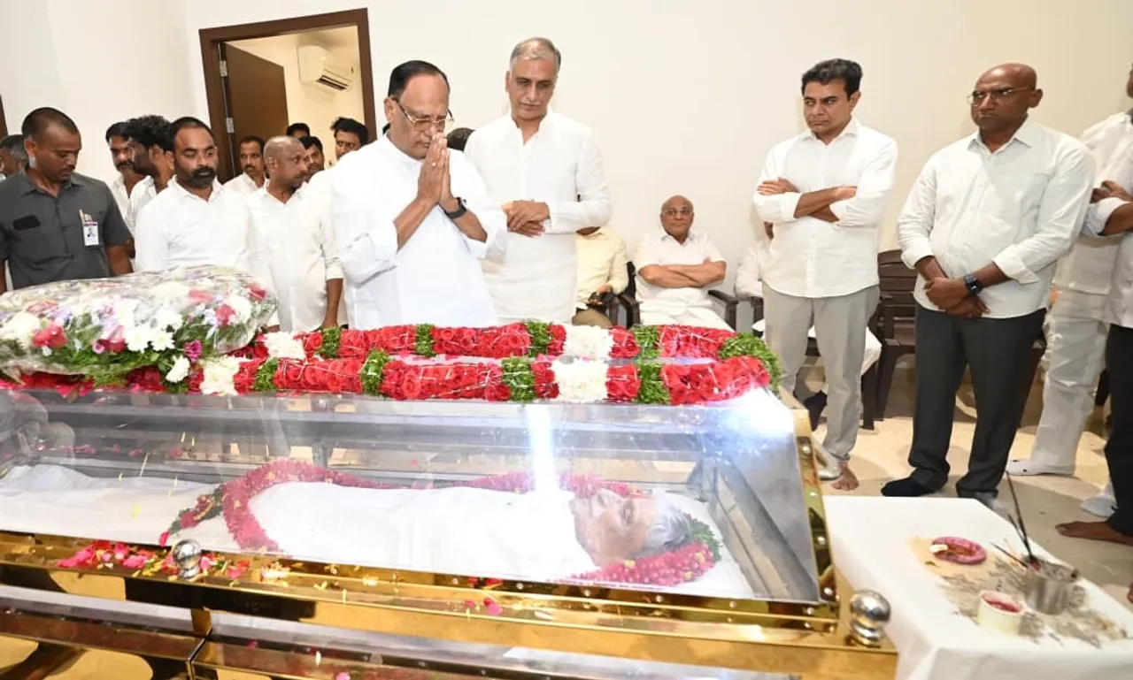 571386923_1390030682481386_5680174301252157396_n