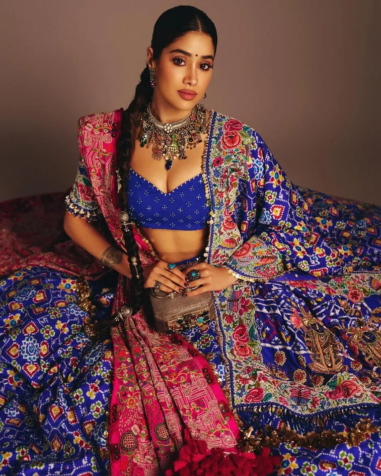 Janhvi Kapoor royal look pic eight