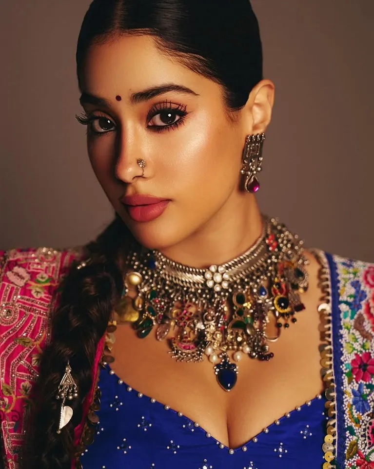 Janhvi Kapoor royal look pic one