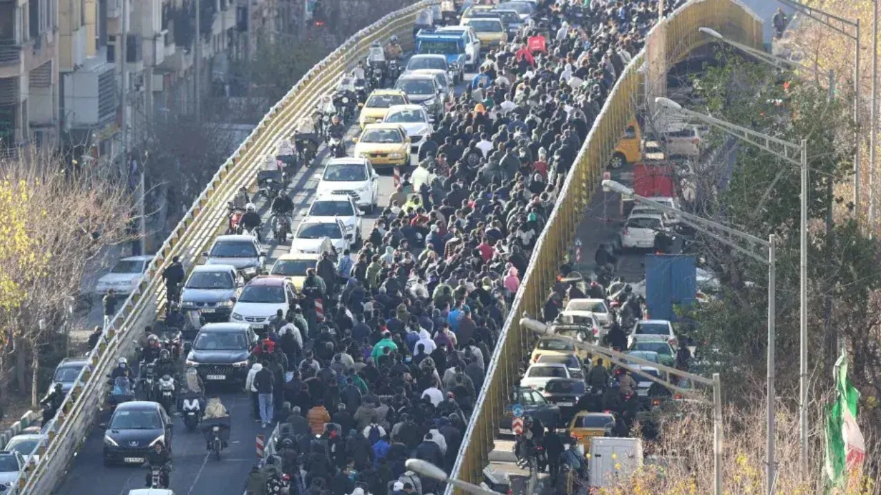 Economic crisis in iran leads to Gen z Protests