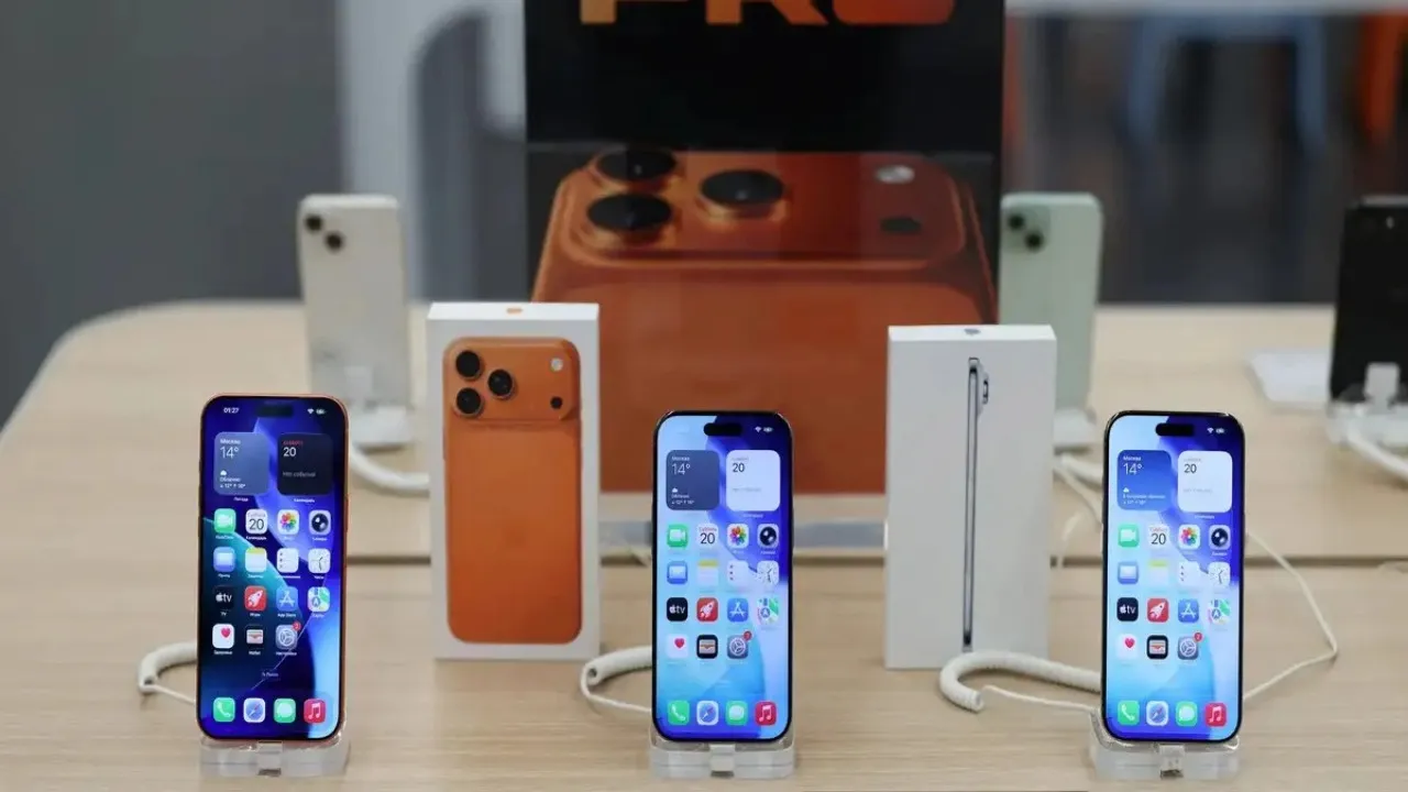 As chip shortages push phone prices up, OPPO bets on value over panic