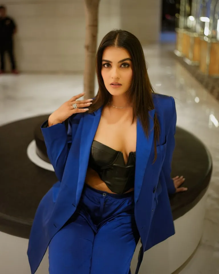 kavya thapar