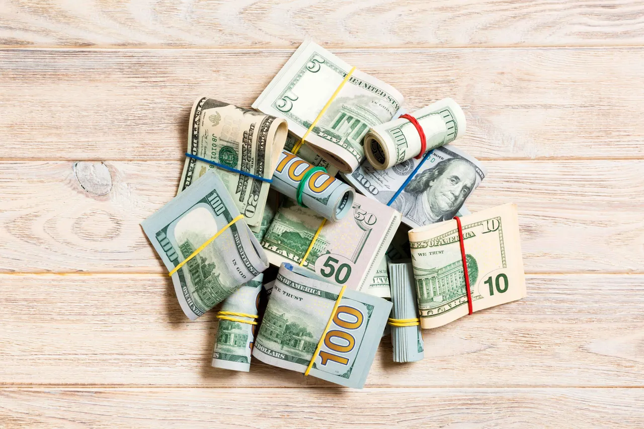 money8