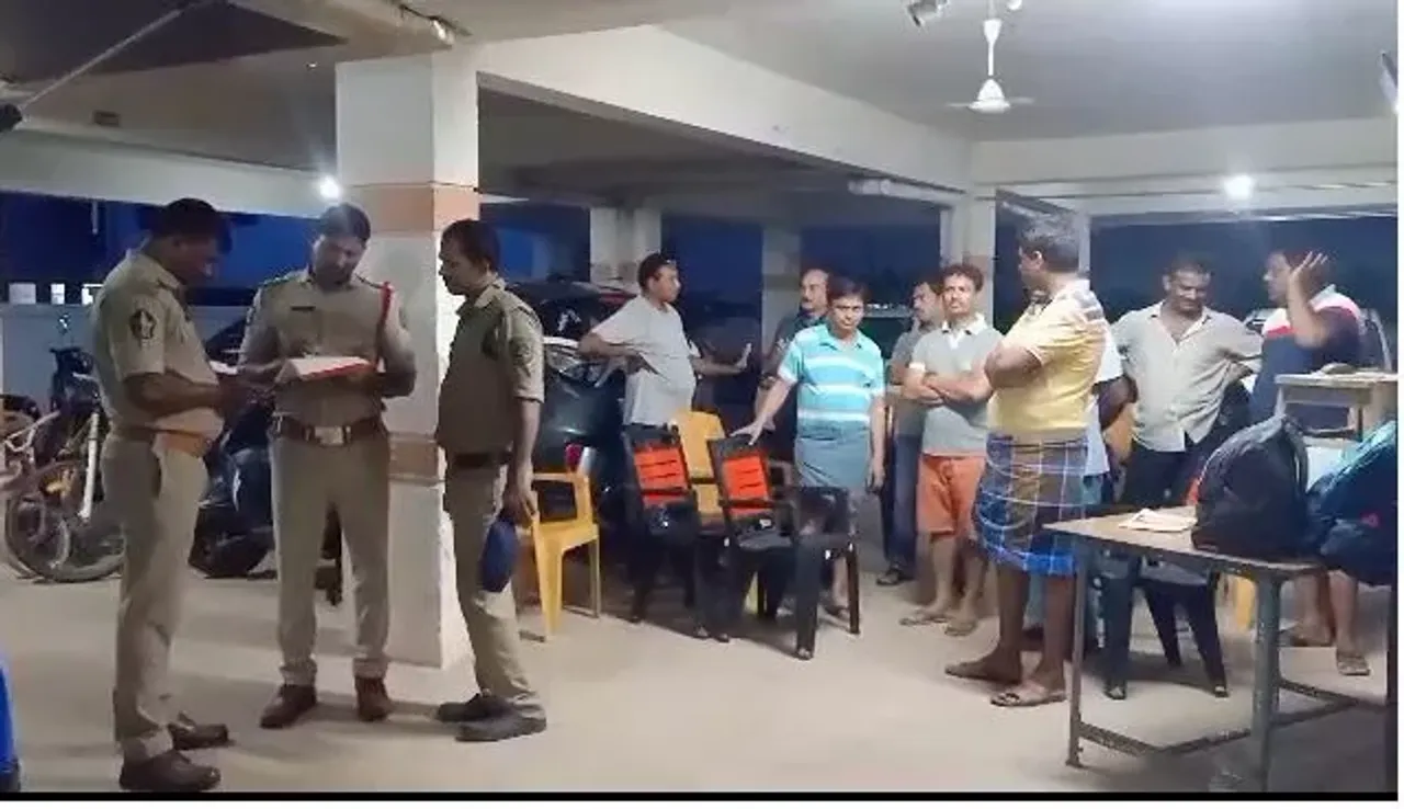 విశాఖలో దారుణం.. వృద్ధురాలిని హత్య చేసిన వాలంటీర్