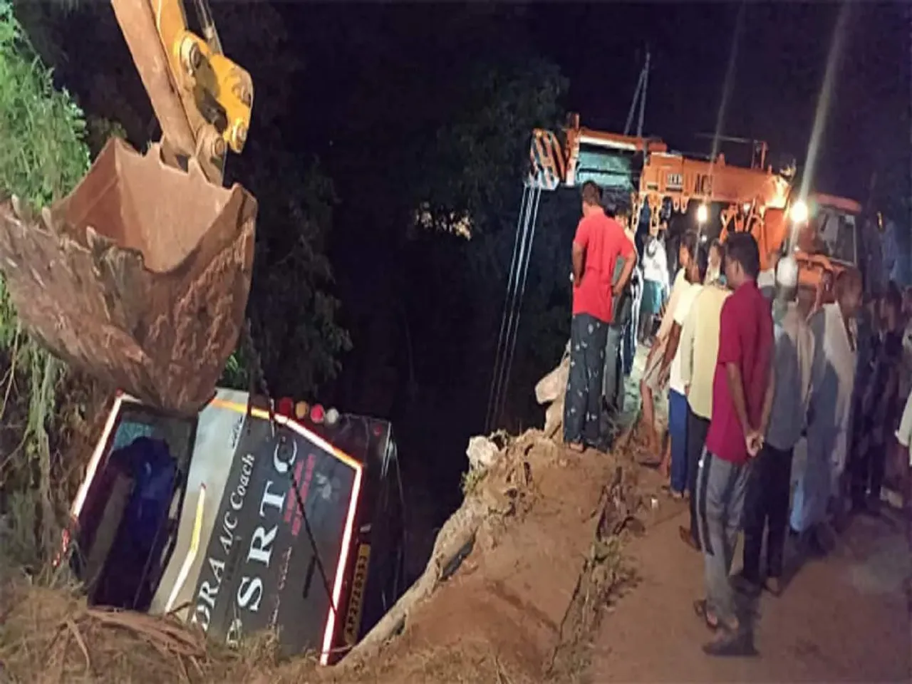 ప్రకాశం జిల్లాలో ఘోర రోడ్డు ప్రమాదం
