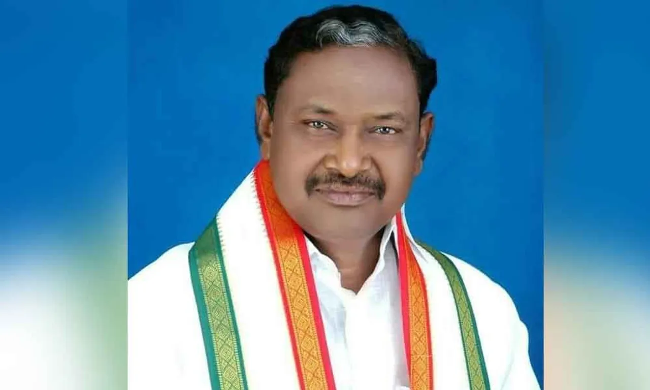 జనగర్జన సభకు వెళ్తున్న ఎమ్మెల్యే పోదెం వీరయ్య అరెస్ట్