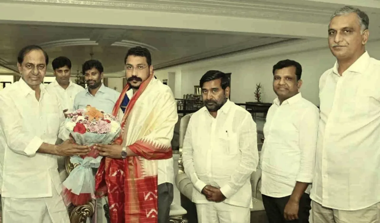 ఆ విషయంలో దళిత బంధు ఆదర్శంగా నిలుస్తుంది.... భీమ్ ఆర్మీ చీఫ్ ట్వీట్...!