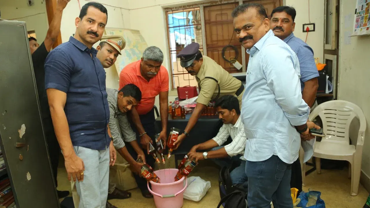 లిక్కర్ మాఫియా గుట్టురట్టు..గోవా టూ వైజాగ్, విజయనగరం ..!