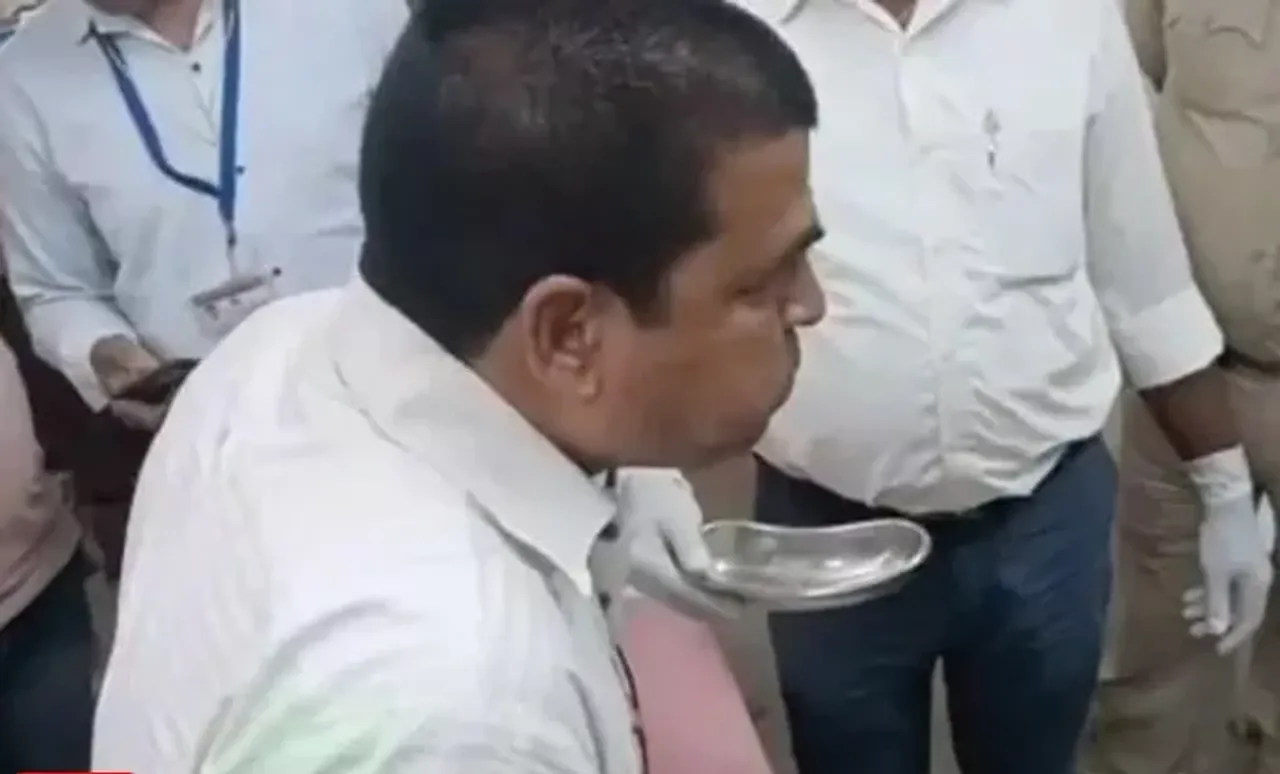రూ.5000.. నమిలి మింగేశాడు!!