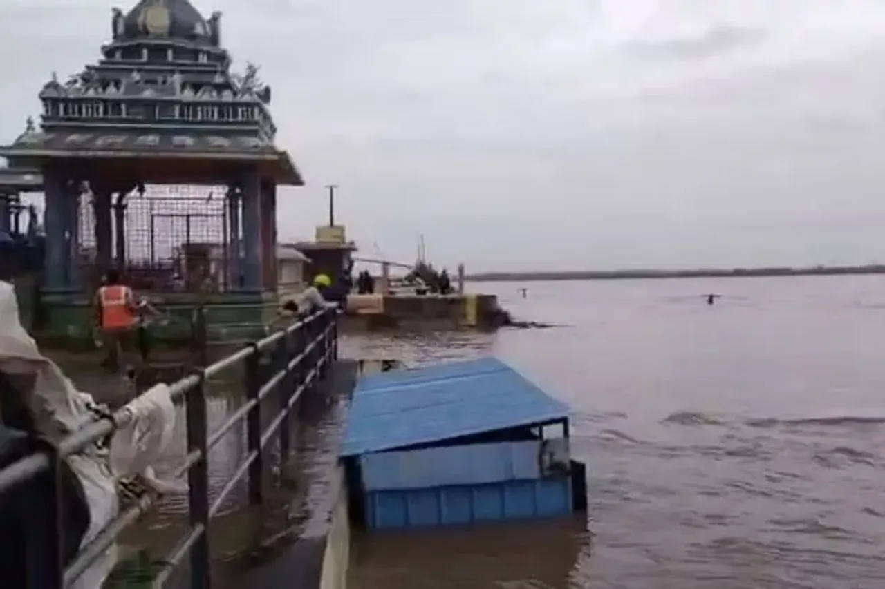 AP Floods 2023 : ఉగ్రరూపం దాల్చుతున్న గోదావరి, అలర్ట్ అయిన అధికారులు..