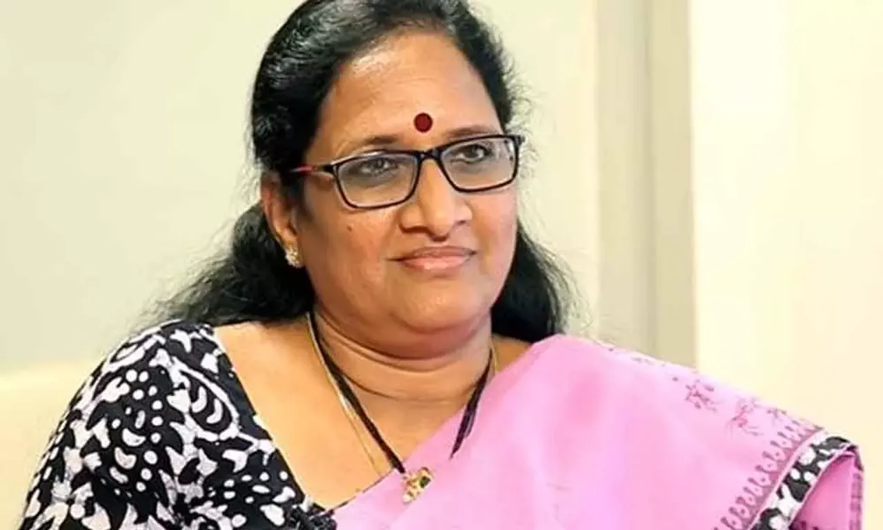 Vasi Reddy padma: అవినాష్ హంతకుడని ఎలా అంటారు..షర్మిలపై వాసిరెడ్డి పద్మ మండిపాటు..!