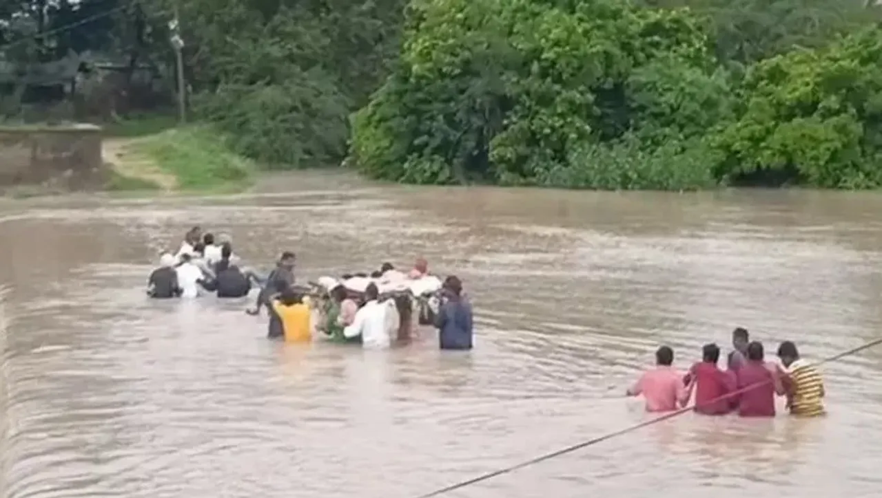 దహనసంస్కారాలకు దారి లేక!