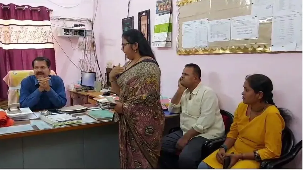 Anantapur: విద్యార్థినుల్ని వేధించిన టైబ్రేరియన్‌కు దేహశుద్ధి