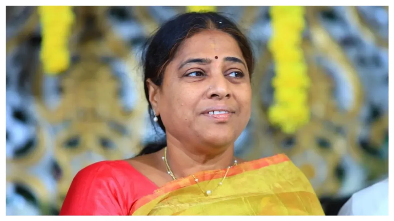 Villagers stopped MLA Sridevi : వైసీపీ ఎమ్మెల్యే శ్రీదేవికి చేదు అనుభవం.. అడ్డుకున్న గ్రామస్తులు