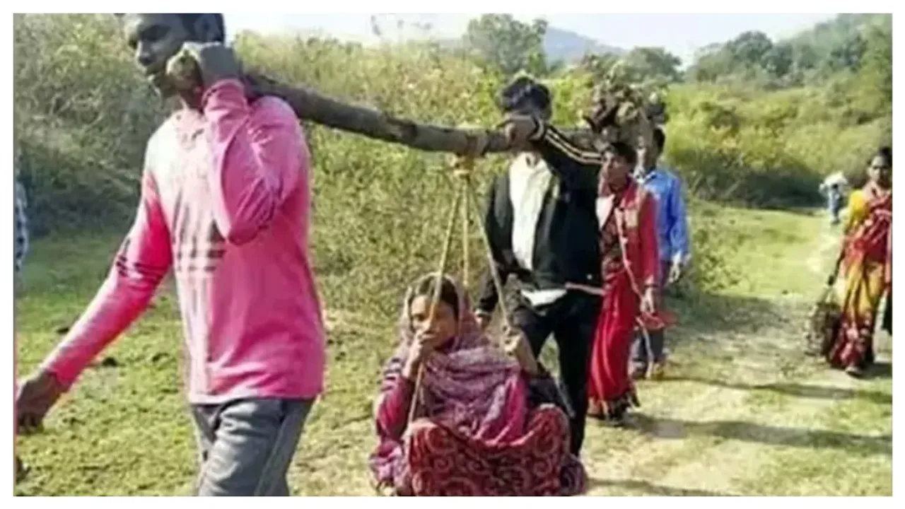 అల్లూరి సీతారామరాజు జిల్లాలో విషాదం.. డోలిలో ఆస్పత్రికి వెళ్తూ గర్భణి మృతి!!