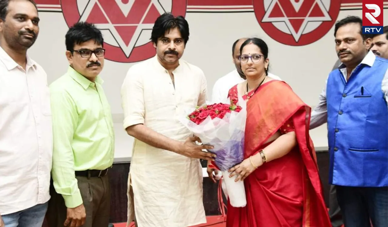 పవన్‌కు కోటి రూపాయలు విరాళంగా ఇచ్చిన గల్ఫ్ ఎన్నారై సభ్యులు