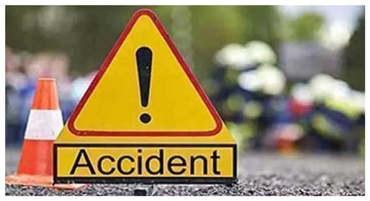 Raod Accident: కర్నూలులో రోడ్డు యాక్సిడెంట్.. ఇద్దరు మృతి, మరో ఐదుగురికి గాయాలు