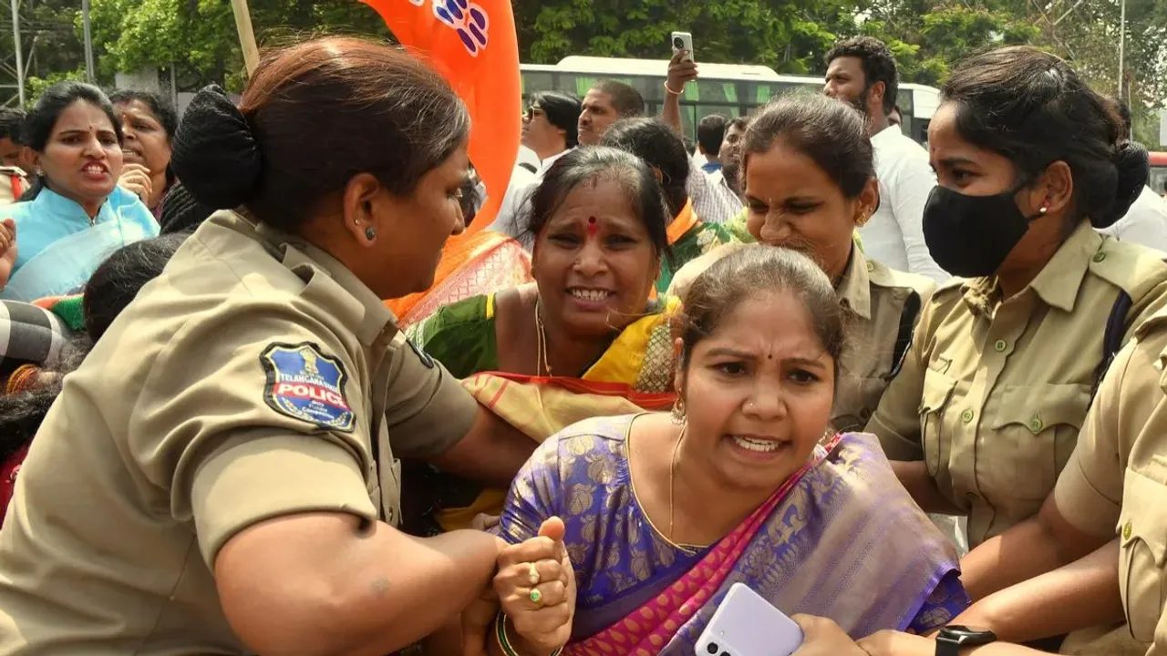 తెలంగాణ వ్యాప్తంగా బీజేపీ నేతల అరెస్టులు.. ఉద్రిక్తత